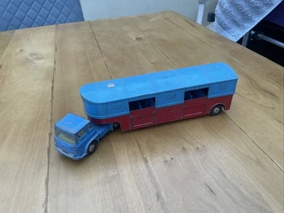 Vintage Corgi Toys CHIPPERFIELDS CIRCUS Articulated Horse Box & Bedford Tractor - Image 1 of 4