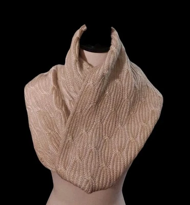 Cachecol Calvin Klein feminino geométrico dourado, bronzeado e cintilante malha infinito tamanho único - Imagem 1 de 4