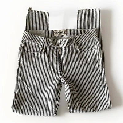 Jeans têxtil Elizabeth and James Cooper listrado tamanho 28 preto branco zíper tornozelo - Imagem 1 de 4