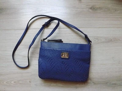 GUESS;UMHÄNGETASCHE;PU LEDER;BLAU;NEU;TOLL!!! - Bild 1 von 4
