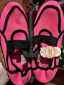 Wonder Nation Girls Size 2/3 Water Shoes - Picture 1 of 1