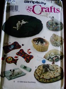 CRAFT SEWING PATTERN 9065 DOG CAT PETS BEDS PLACE MATS UNCUT - Picture 1 of 2