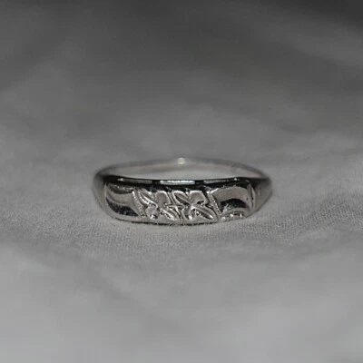 Vintage 14k White Gold Wedding Band Ring Sz 6 Feature Lock Stackable - Image 1 of 4