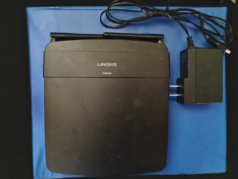 Linksys AC1200 EA6100 Dual Band Smart Fast Wi-Fi Router Tested Works Well - Image 1 of 3