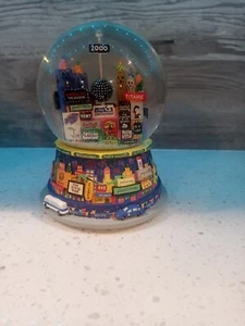 2000 Bloomingdales Broadway Cares New York Times Square Twin Towers Snowglobe - Picture 1 of 8