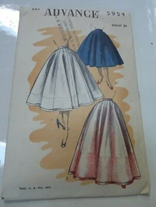 VINTAGE Advance Unprinted Pattern 5954 Skirt w/Hem Facing, Waist 24 - Picture 1 of 2