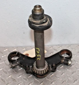 1982 SUZUKI GS450GA SUZUKIMATIC LOWER STEERING STEM TRIPLE TREE 51400-33831  - Picture 1 of 3