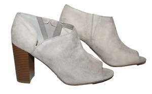 Indigo Rd. Gray Faux Suede Peep Toe Womens Block Heel Bootie Boots 8.5 M NWOB - Picture 1 of 10