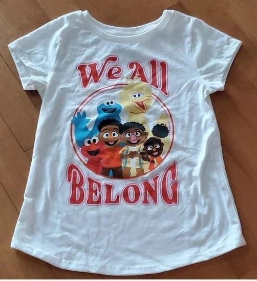 Camiseta Niñas Plaza Sésamo "Todos Pertenecemos" Talla Pequeña Med Lar XL Inclusión Nueva Con Etiquetas Foto 1 de 1