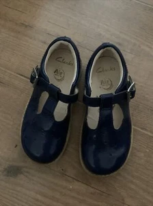 Clarks Girls Shoes Size 7F - Picture 1 of 3