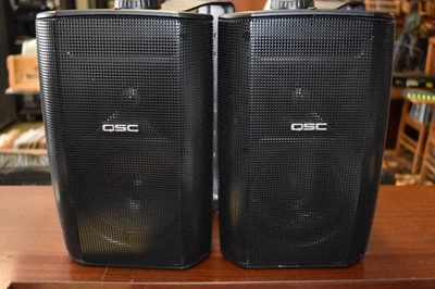 QSC AD S52 - Altavoces de 2 vías de alta salida 100 W para interiores/exteriores Foto 1 de 4