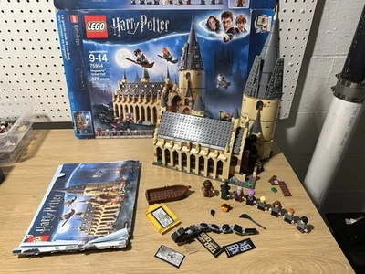 LEGO Harry Potter: Gran Salón de Hogwarts (75954) Foto 1 de 4