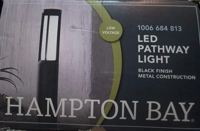 Hampton Bay 3 vatios bajo voltaje LED Pathway Light pantalla de vidrio esmerilado negro NUEVO Foto 1 de 2