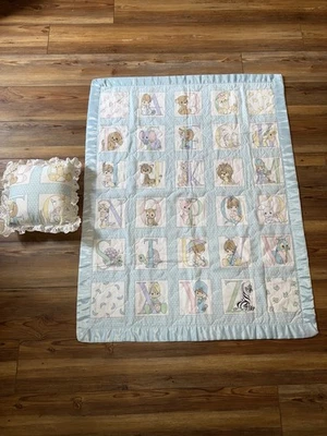 Manta bebé Precious Moments de colección, almohada, cuna, dos lados, alfabeto, animales  Foto 1 de 4