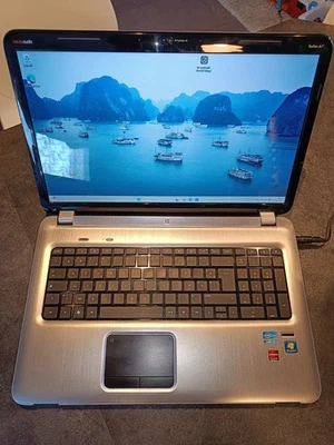 HP DV7 17.3' Core i5-2430M 2.4Ghz 8Go 128Go SSD Windows 11 - TBE - Bild 1 von 3