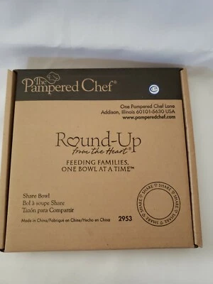 Pampered Chef Round Up from the Heart  "Share" Bowl #2953 New in Box - Image 1 of 4
