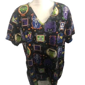 SB Scrubs Scrub Top Size 2X Boo! Ghosts Witches V neck Side Vents Utility Pocket - Picture 1 of 7