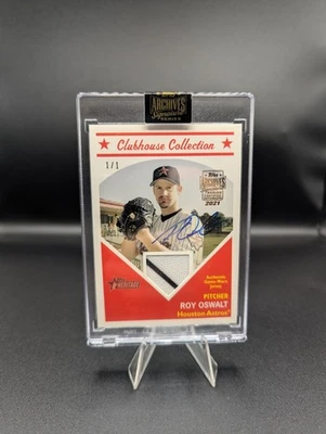2021 Topps Archives Signature Series Roy Oswalt Patch Auto /1 '08 Topps Heritage - Image 1 of 2