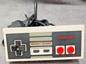 Mando con cable original Nintendo NES C - Imagen 1 de 2
