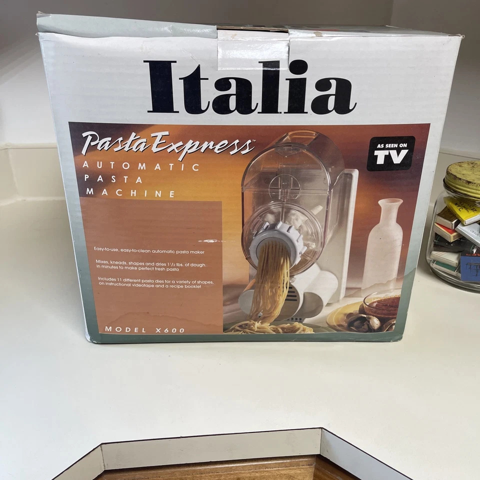 ITALIA PASTA EXPRESS Home Made AUTOMATIC PASTA MAKER Model #X-600 NEW - Image 1 of 4