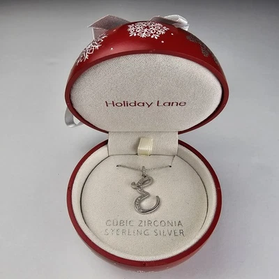 Collar colgante inicial 'E' de circonita cúbica Holiday Lane en plata de ley Foto 1 de 4