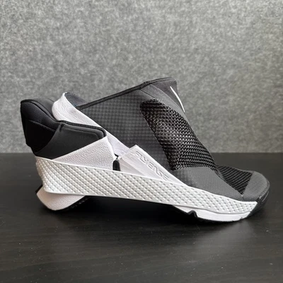 Nike GO FlyEase Black White Size 36 36.5 37.5 38 39 40 40.5 41 42 42.5 44.5 - Image 1 of 4