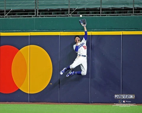 Mookie Betts Los Angeles Dodgers Unsigned 2020 NLCS Game 7 Home Run Cover