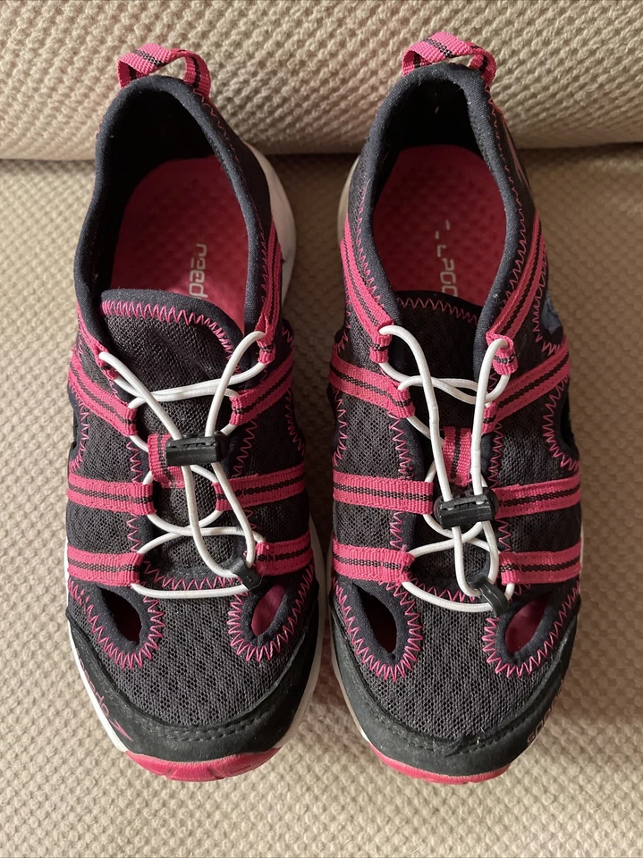 Zapatos de playa Speedo para mujer. Rosa y negro. Talla 6 Foto 1 de 4