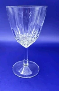 Diamant Claret Wine Stemware Vertical Diamond Cut by Cristal D'Arques - Picture 1 of 3