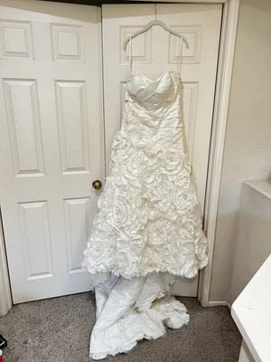 Galina Signature SV415 David's Bridal Sweetheart Neckline Wedding Dress Size 14 - Image 1 of 4