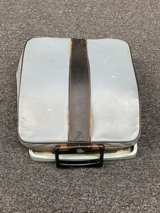 Vintage Olivetti Lettera 32 Portable Typewriter in Case - Picture 1 of 19