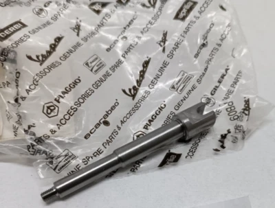 ORIGINAL shaft for Aprilia SCARABEO LIGHT 400 - 500 water pump 2006 2007 2008 - Image 1 of 3