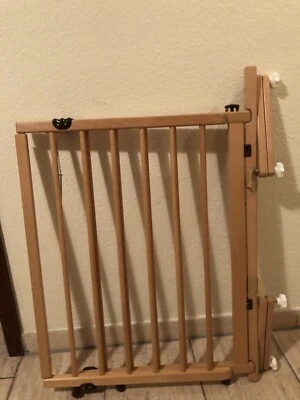 Treppenschutzgitter von Geuther aus Holz 83 x ca.60-120 cm ausziehbar - Bild 1 von 4