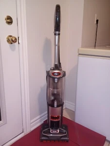 SHARK DUOCLEAN DUO CLEAN UPRIGHT VACUUM CLEANER NV 200C 26 TESTED NO PET/SMOKING - Picture 1 of 9