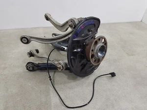 MERCEDES C-CLASS S205 14-21 REAR LEFT NEARSIDE HUB & SUSPENSION ARMS - Picture 1 of 18