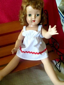 VESTIDO DE SOL MUÑECA BLANCO VINTAGE AÑOS 50 Volantes Elástico Cierre de Corbata Rojo Ric Rac Borde - Imagen 1 de 3