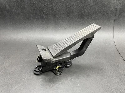 Gas Accelerator Pedal 2018 Kia Soul 32700-B2110 2014 2015 2016 2017 2019 - Image 1 of 4