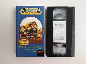Tested ! Between the Lions VHS Five Six and Thistle Sticks Learning Reading (VG) - Picture 1 of 3