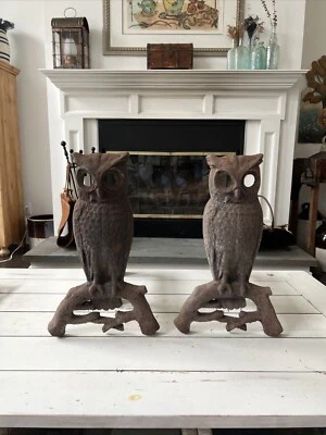 Um par de andirons antigos de ferro fundido coruja preta para lareira - Imagem 1 de 4