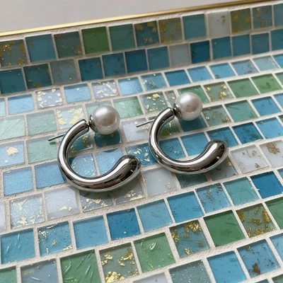 Pendientes de aro de cuerno de perlas Anthropologie plata circonita cúbica boho puño delantero trasero Foto 1 de 4