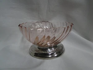 Cristal d'Arques Rosaline Pink, Swirled: Bowl w/ Metal Base, 4 7/8" x 2 5/8" - Picture 1 of 7