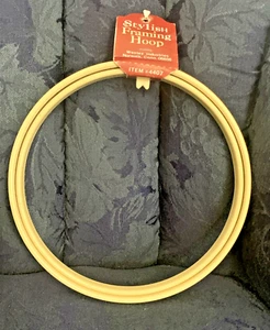 Westex Flexi-Hoop Decorative Frame ~ Cross Stitch/ Needlework 7” Round ~ Beige - Picture 1 of 3
