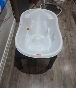 Baby Bath Tub in White by Mama's and Papa's - Picture 1 of 2