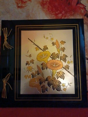 Álbum de fotos vintage de laca negra con impresión floral en la cubierta Foto 1 de 4