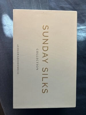 Funda de almohada de seda. Sunday Silks. Hecho en Colorado. Foto 1 de 3