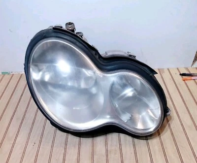 2006-2007 Mercedes-Benz C-Class 203 Type C350 Sdn Passenger Halogen Headlight - Image 1 of 4