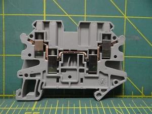 Phoenix Connect UT 2,5-QUATTRO DIN Rail Feed-Through Terminal Block 3044542 Gray - Picture 1 of 2