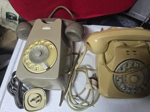 lotto di 2 telefoni 1 a parete 1 da tavolo - Foto 1 di 6