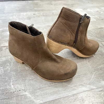 Botines de Tacón Dansko Maria en Cuero Nobuck Marrón Talla 38 EE. UU. 7.5/8 Foto 1 de 4