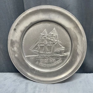 Placa de peltre colonial Cambridge velero Oneida marcas de anclaje en la parte posterior - Imagen 1 de 15